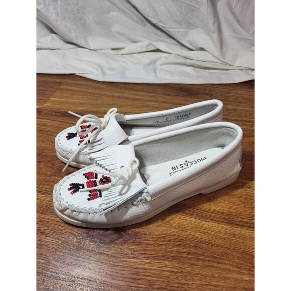 Vintage Minnetonka Moccasins Made In USA Size White Beaded - Picture 3 of 6
